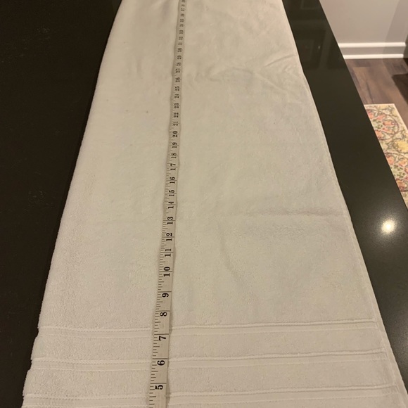 Guest towel set white Lacoste towel set. - Picture 2 of 9